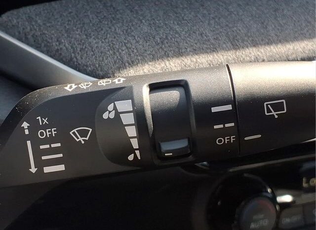 
								Nissan Kicks full									