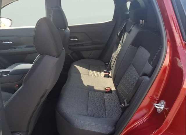 
								Nissan Kicks full									