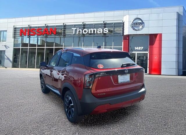 
								Nissan Kicks full									