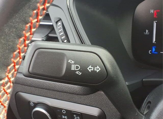 
								Ford Escape full									
