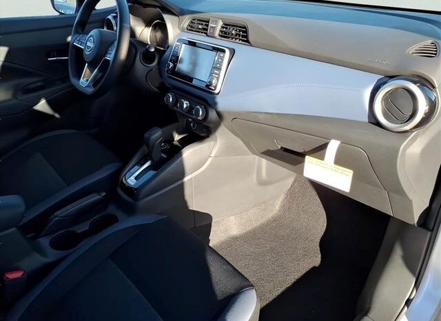 
 Nissan Versa full									