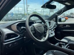 Chrysler Pacifica full