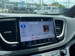 Chrysler Pacifica full