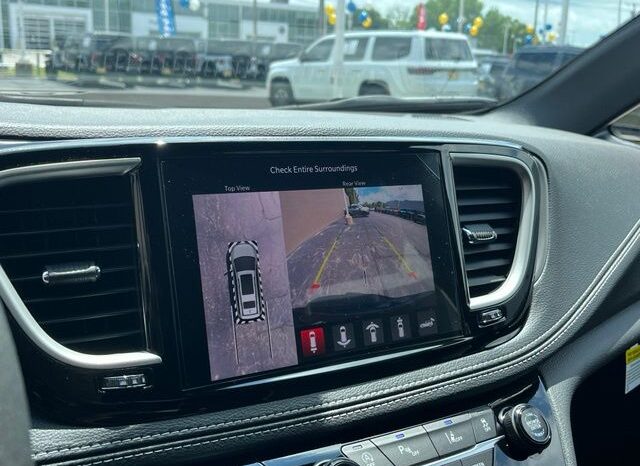 
 Chrysler Pacifica full									