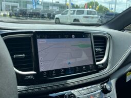 Chrysler Pacifica full