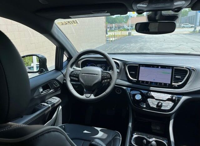 
 Chrysler Pacifica full									