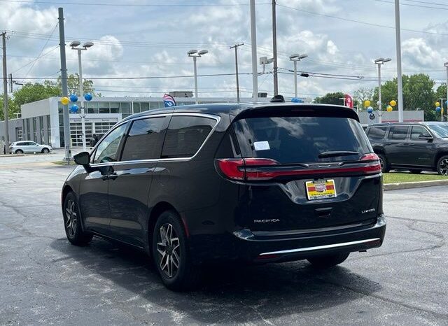 
 Chrysler Pacifica full									