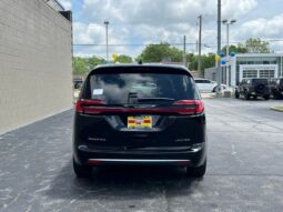 Chrysler Pacifica full
