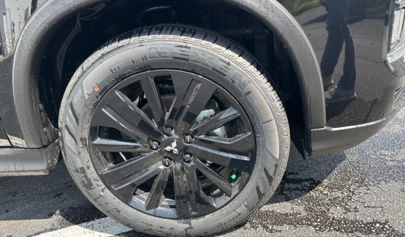 
 Mitsubishi Outlander Sport full									