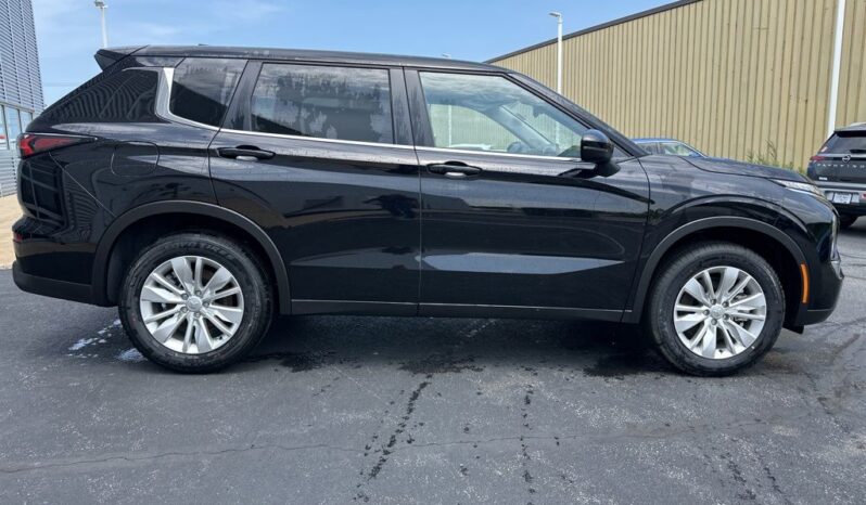 
 Mitsubishi Outlander full									