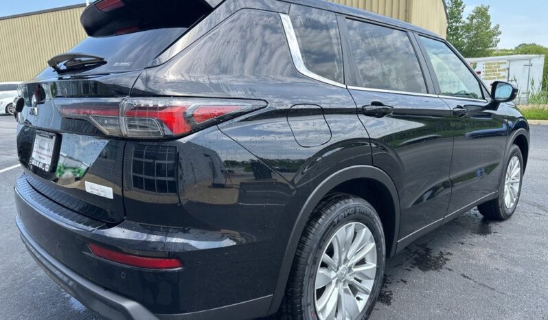 
 Mitsubishi Outlander full									