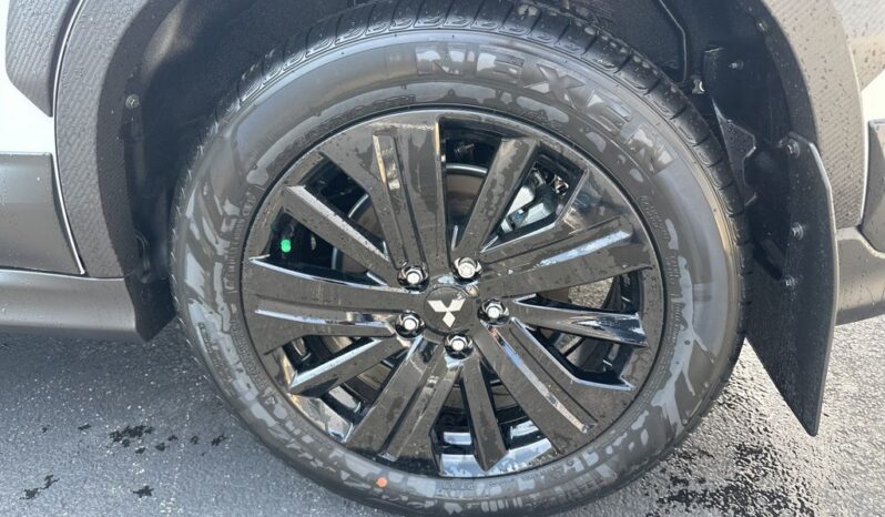 
 Mitsubishi Outlander Sport full									