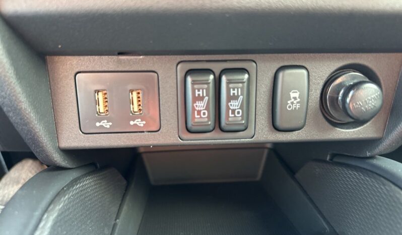 
 Mitsubishi Outlander Sport full									