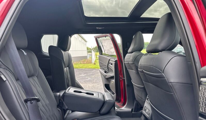 
 Mitsubishi Outlander full									