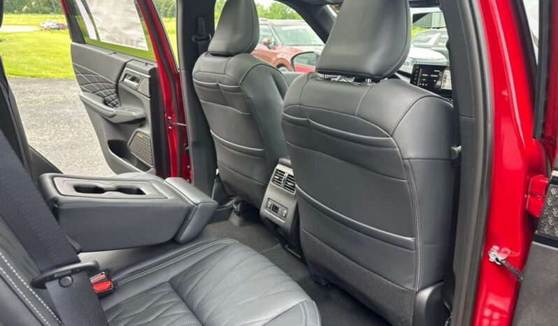 
 Mitsubishi Outlander full									