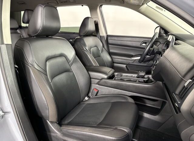 
 Nissan Pathfinder full									