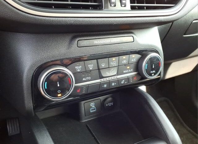 
 Ford Escape full									