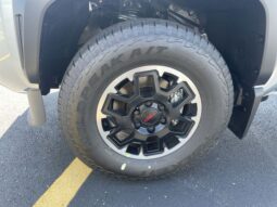 Toyota Tacoma Hybrid full