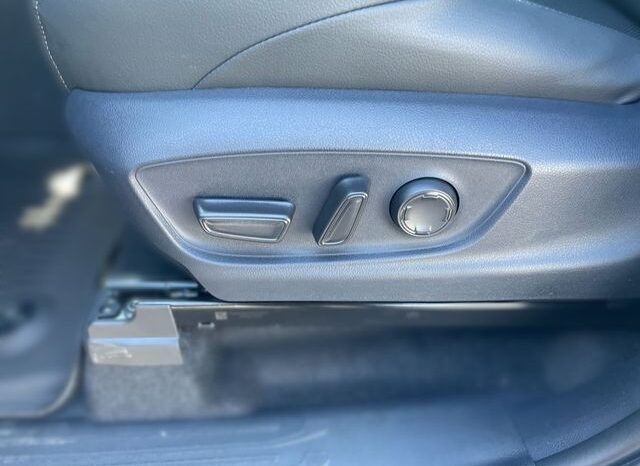 
 Toyota Tacoma Hybrid full									