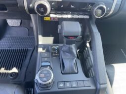 Toyota Tacoma Hybrid full