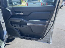 Toyota Tacoma Hybrid full