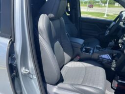 Toyota Tacoma Hybrid full