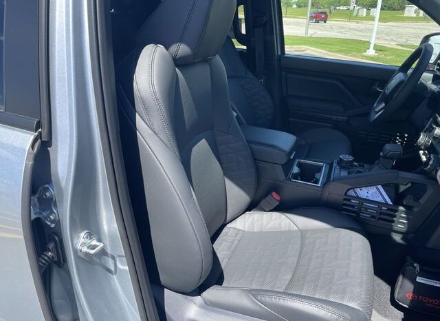 
 Toyota Tacoma Hybrid full									
