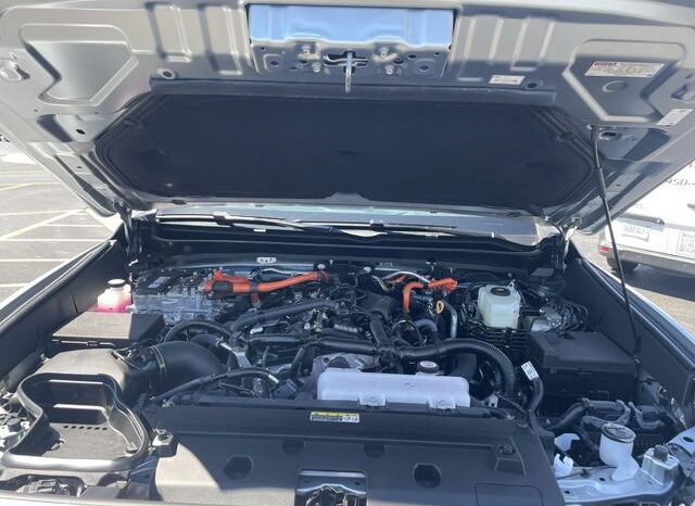 
 Toyota Tacoma Hybrid full									