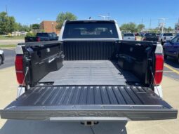 Toyota Tacoma full