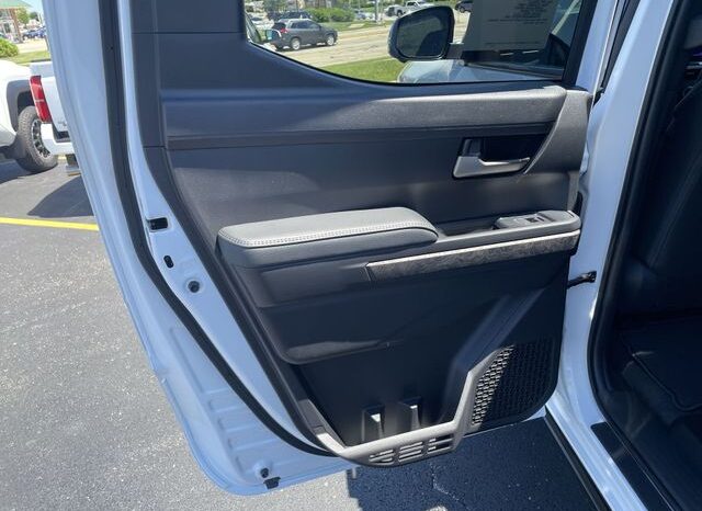 
 Toyota Tacoma full									