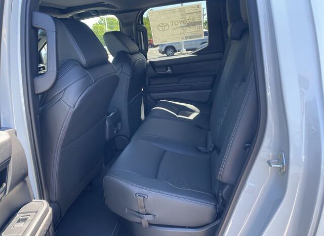 
 Toyota Tacoma full									