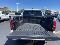 
 Toyota Tacoma full									