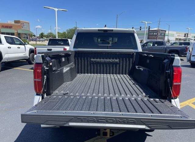 
 Toyota Tacoma full									