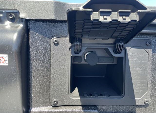 
 Toyota Tacoma full									