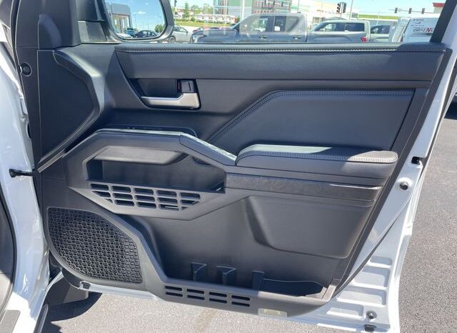 
 Toyota Tacoma full									