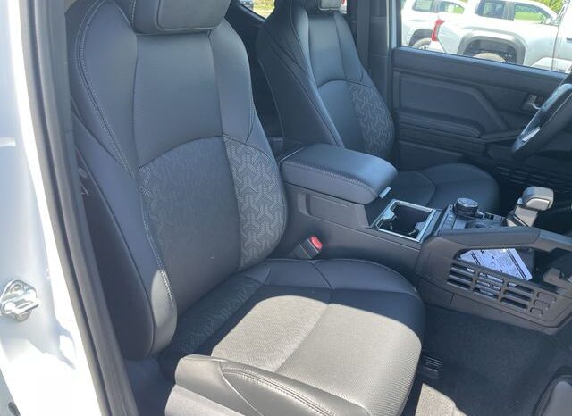
 Toyota Tacoma full									