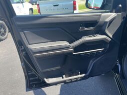 
 Toyota Tacoma full									