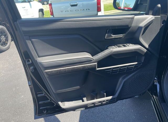 
 Toyota Tacoma full									