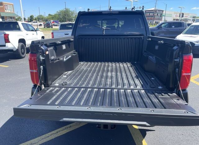 
 Toyota Tacoma full									
