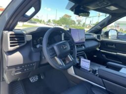Toyota Tundra full