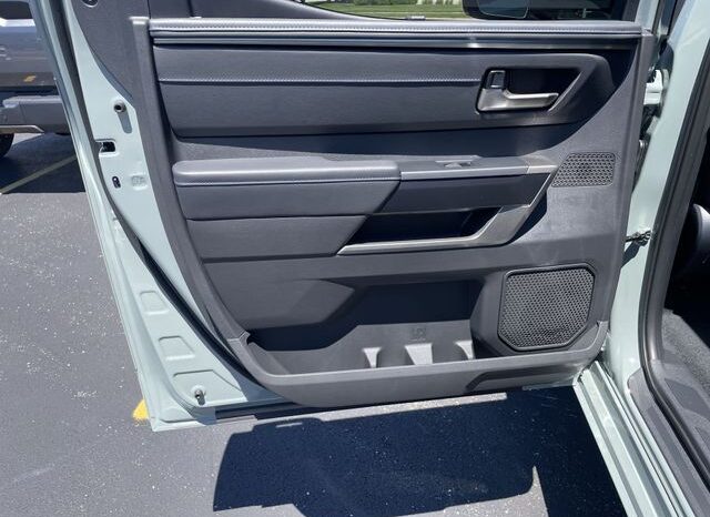 
 Toyota Tundra full									