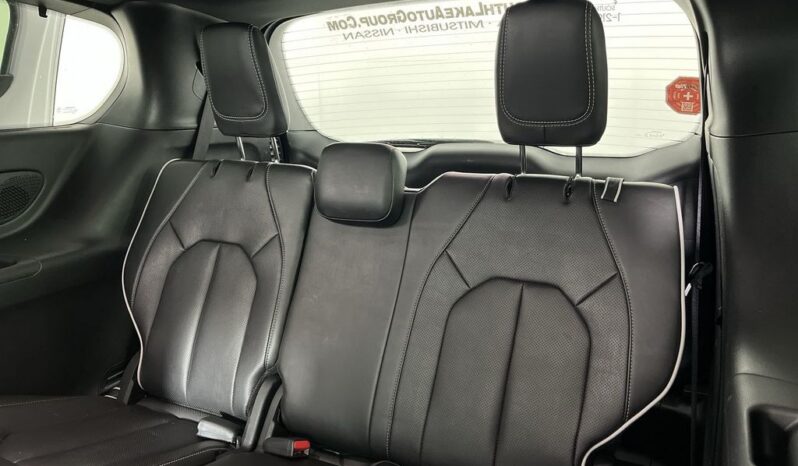 
 Chrysler Pacifica full									