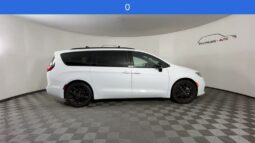 
 Chrysler Pacifica full									