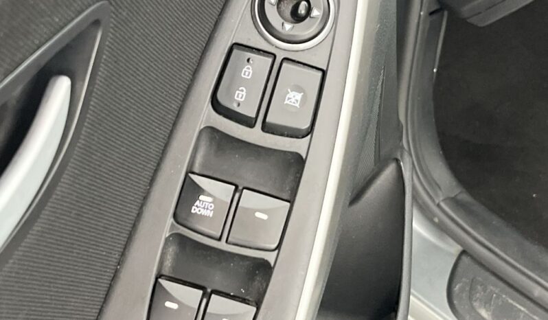 
 Hyundai Elantra GT full									