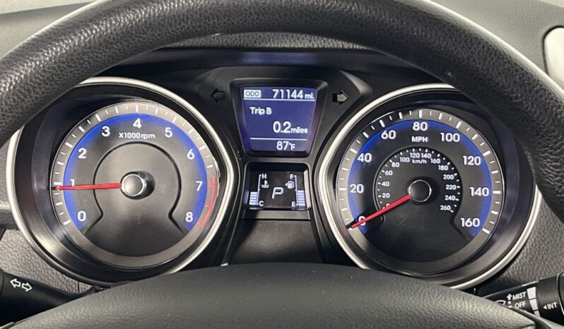 
 Hyundai Elantra GT full									