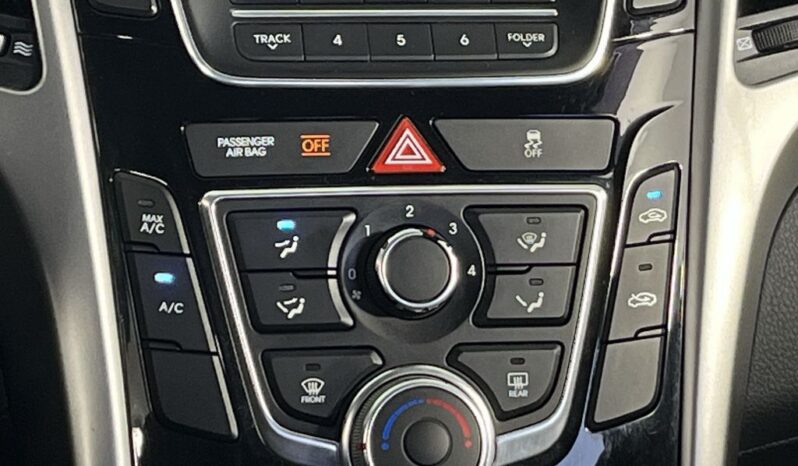 
 Hyundai Elantra GT full									