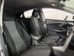 
 Hyundai Elantra GT full									