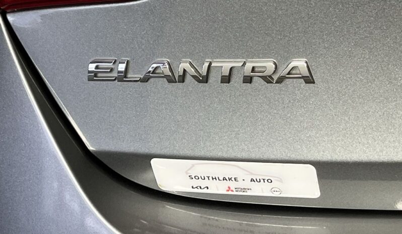 
 Hyundai Elantra GT full									