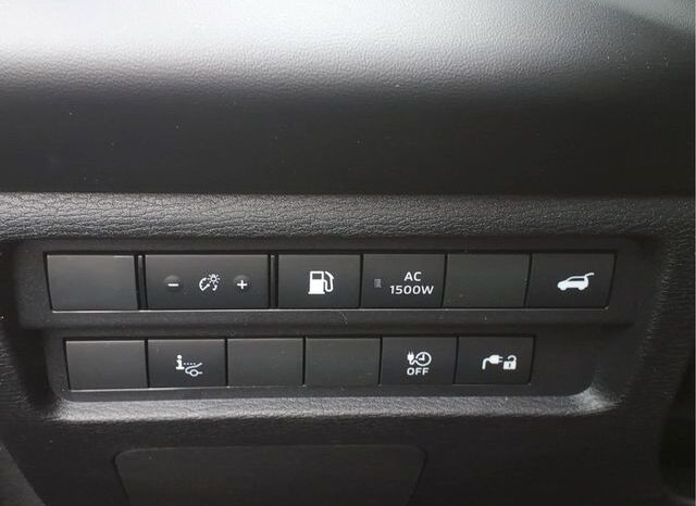 
 Nissan Rogue Plug-In Hybrid full									