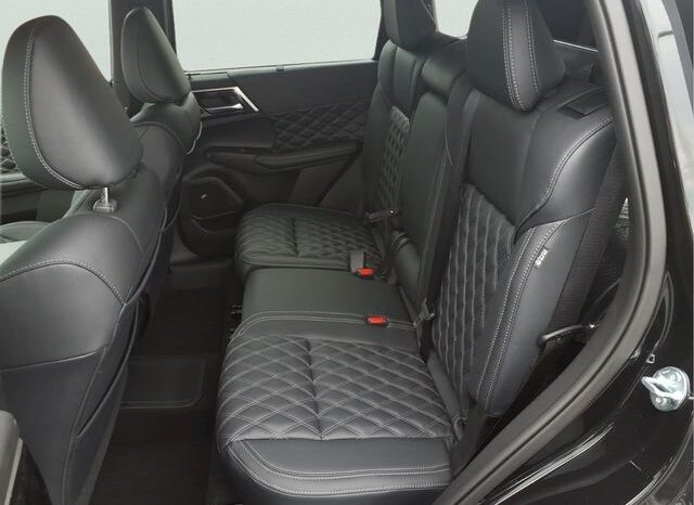 
 Nissan Rogue Plug-In Hybrid full									